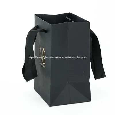 Black Luxury Shopping Paper Bag with Handles Gold Stamping Printed Logo Customizable Black Gift Paper Bags for Promotions