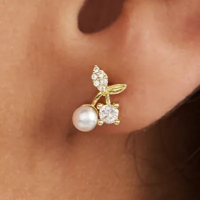 Wholesale Chic Premium Gold Plated Brass Wear Accessories Elegant Zirconia Floral Teardrop Pearl Earrings Gifts for Women