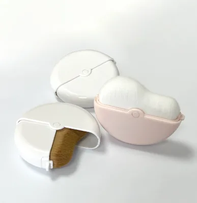 New Beauty Tool Rotatable Built-In Protective Cover Wavy Curve Dense Synthetic Hair High Quality Plastic Handle Face Foundation