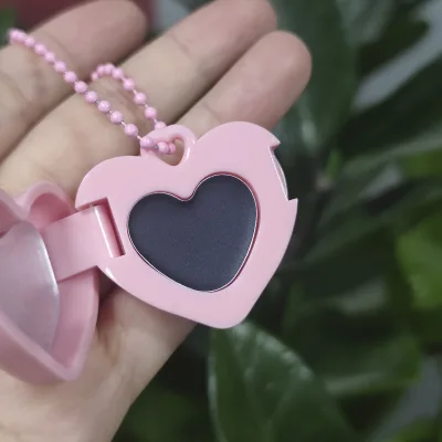 Wholesale Heart Keychain Color Change Blush Portable Pocket Blush Wholesale Blusher