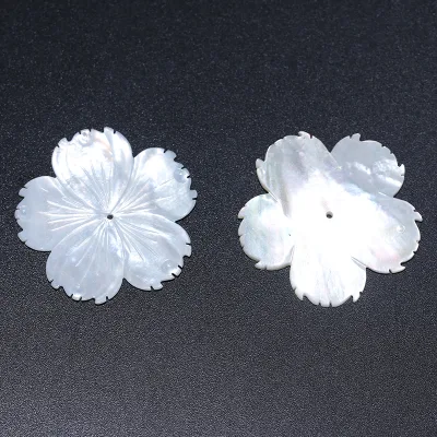 Fashionable 38mm Center Drilled Clover Textured Carved Flower Shell Beads for Necklaces Earrings DIY Hairpin Craft Decorations