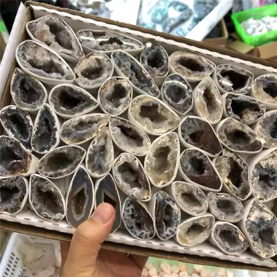 Hot Sale High Quality Natural Agate Geode Small pink Grey Agate Geodes with Boxes White Box Crystal Geode