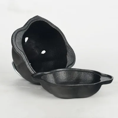 Pre-seasoned Cast Iron Garlic Roaster, Heavy Duty Garlic Roaster With Lid, Pumpkin Shaped Garlic Baker Garlic Cooker for Oven
