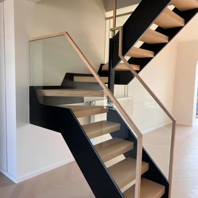 Indoor Solid Wood Modern Floating Staircase with Anti-Slip Treads and Glass Railing Villa Use Eco-Friendly Design