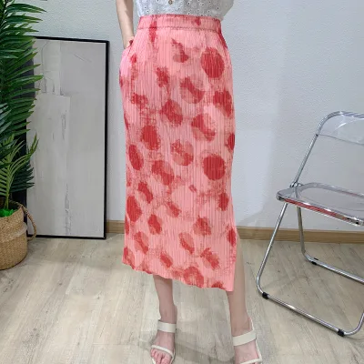 High-grade Wrinkled elastic women's casual straight skirt Versatile Elastic 2025 summer new floral Pleated waist skirt