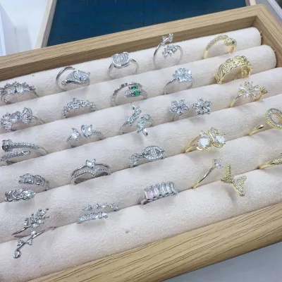 Wholesale Fashion Light Luxury Zircon Gold Rings Mixed Styles Womens -Inspired Titanium Steel High-End Designed Rings
