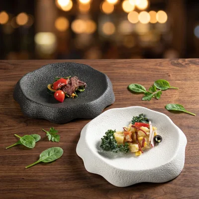 Customized Color Black and White Ceramic Flower Plate Ceramic Oven Safe Plate Ceramic Plates With Shapes