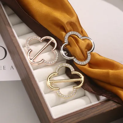 Rhinestone Fastener Silk Scarf Brooch Pin Pearl Clip for Shawl Geometric Four-leaf Clover Hijab Clip Women's Stylish Brooch