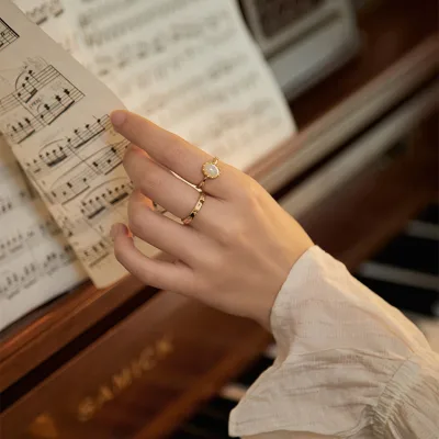 Female Charm White Opal Stone Yellow Gold Color Rings for Women Crystal Round Stone Stone Engagement Jewelry