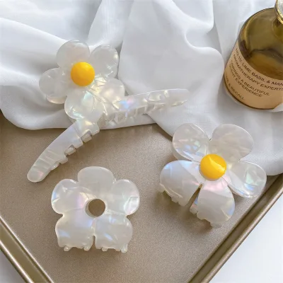 DOWELL Wholesale French Retro Flowers Luxury Fashion Printed Letter Stylish Hair Claw Accessories