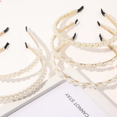 Radiant and Elegant Pearl Headband Gracefully Crafted for Prestigious Weddings and Banquets