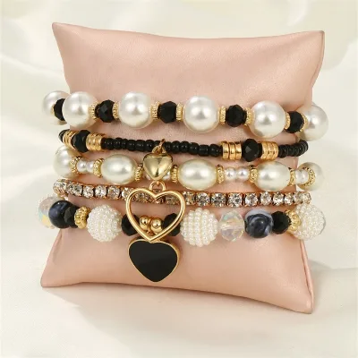 2025 Bohemian Irregular Beaded Bracelet White Pearl Bracelet Love Heart Pendant Bracelet for Women Jewelry Set