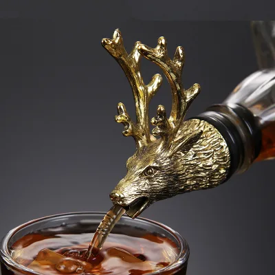 Custom 3D Deer Head Wine Pourer and Stopper Leakproof Zinc Alloy Gold Spout for Bar and Whiskey Metal Wine Pourer