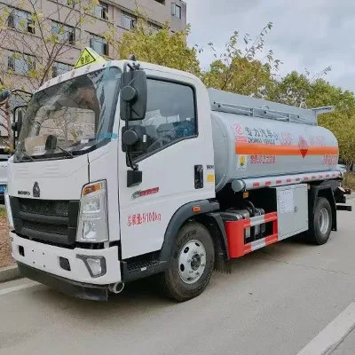 Small Size HOWO 4*2 Mobile Fuel Tank Truck 5m3 Oil tank Truck 5000L Fuel Delivery Truck