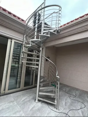 Stainless Steel Spiral Staircase Modern Design Indoor Residential Spiral Stairs with Wood Treads