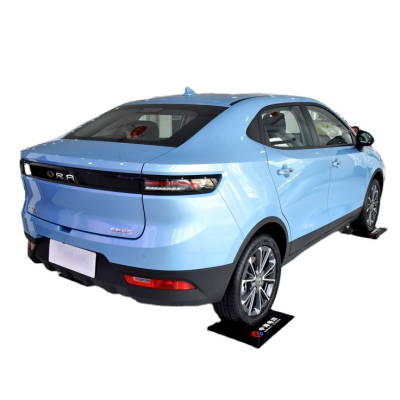 2022 luxury electrical car has a high-speed range of 450km with airbags