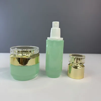 Hengjian 30ml 50ml 80ml 100ml 120ml Red Black Green Glass Cosmetic Bottle Emulsion Bottle With Pressure Pump Head Round in Stock