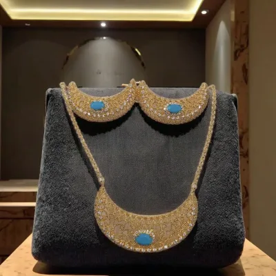 A Niche and Retro Ethnic Style Set with Hollowed-out Patterns and Turquoise Pendants, Stud Earrings and Necklaces