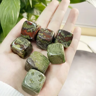Wholesale Natural Healing Crystal Stones Dragon Blood Stone Cube Tumbled Stone for Gift