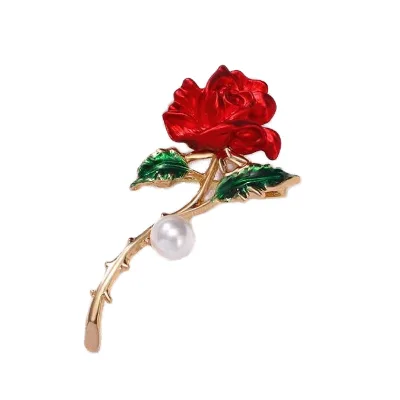 High-End Elegant Red Rose Brooch with Imitation Pearl Gold Plated Alloy. Wedding Party Gift Fashionable Oil-Like Flowers Design