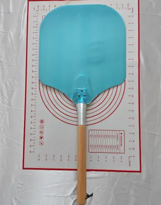 High Quality Non-Stick Wood Pizza Peel Factory Direct Sale for Pizza Oven-Perforated Cake Stand