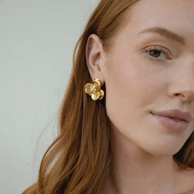 High-End French Retro 18K Gold Plated Flower Pearl Earrings All-Match Exquisite with Zircon Stones Allure Retro Style