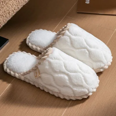 Custom Service black slippers plush animal slippers white fuzzy slippers