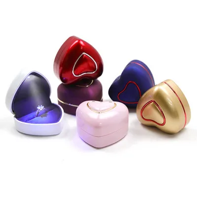 OEM Plastic Material Heart Shaped Ring Box with LED Lamp and Gold Edge New Pendant Jewelry Packaging Box Shine Wholesale