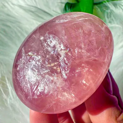 Wholesale Natural Gemstone Crafts Rose Quartz Palm Stone Polished Rose Quartz Palm Crystal Tumbled Stone