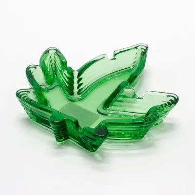 Wholesale hemp leaf glass Ashtray; quality ashtray; fashion ashtray