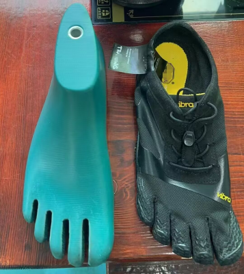 Customized Barefoot Five-Toe Slit Man Flat Shoes Plastic Shoe Lasts