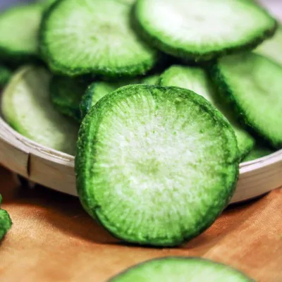 Vacuum Fried Salty Hard Crispy Green Radish Chips Box Packaged Low-Fat Healthy Snack