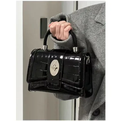 2024 New Arrival Women's Classy Textured Western Chain Patent Leather Motorcycle Bag Small Square Crossbody Satchel Handbag