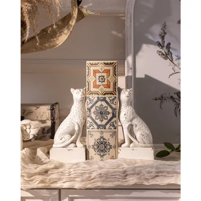 Retro-style Bookends for Distressed Decor Vintage Resin Bookends Vintage Design White Bookstands