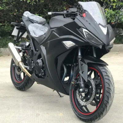 Used Yamaha Sports Car Two-Wheeled Outdoor Fuel Heavy Locomotive with 250cc Displacement Retail Domestic