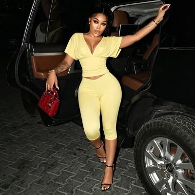 Ready to Ship Women's Solid Color V-neck Pleated Five-quarter Sleeve Top Tight Cropped Pants Wmen's Sets