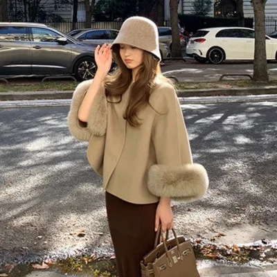 Women Handmade Wool Poncho Custom Wool Cape Shawl Scarf With Fox Fur for Sale
