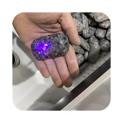 Wholesale Spiritual Mineral Palm Stone Natural Crystal Palm Rock Yooperlite Palm Stone for Flash Gift Decorations