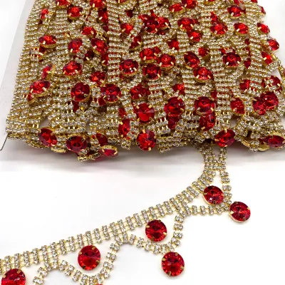 Customizable Latest New Design Acrylic Stones Bling Gold Rhinestone Chain Trimming Shoes Garments Bags Carnival Costume Decors