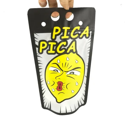 350ml 500ml 750ml Hand Held Leak Proof Translucent Plastic Stand up Pouch Juice Drink Beverage Packaging Bags