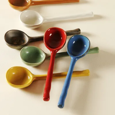 Cute Ceramic Porcelain Ramen Spoon for Restaurant Use Long Handle Dessert Coffee Milk Noodle Dinner Spoons Mixing Spoons