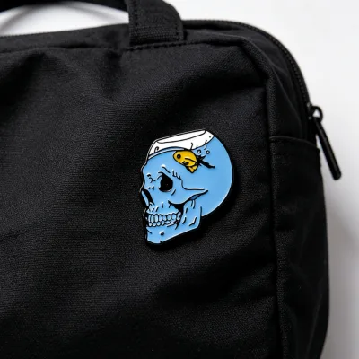 Factory Mold Custom Half Face Half Skeleton Pin UV Coating for Cosplay Convention Eco Friendly Horror Theme Prop