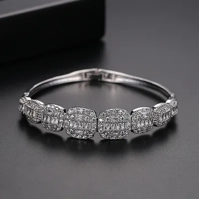 European, American, and Korean style women's bracelet, made of brass and zircon, fashionable and minimalist jewelry
