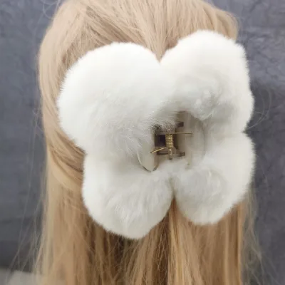11cm Four Pom Pom Plastic Hair Claw Clips Fluffy Ball Jaw Clips Women Autumn Winter Fashion Daily Party Hair Styling Accessories