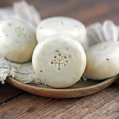 Handmade Herbal Osmanthus Goat Milk Cold Process Bar Soap In-Stock Wholesale Customizable Grinding Soap Moisturizing Effect All