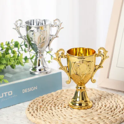 Plastic Round Gold-plated Western-style Candy Display Tray and Snack Storage Box with DIY Dish Design for Wedding Celebration