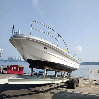 5.8m 18FR Fiberglass Fishing Boat Outboard Powered Vessel With Fiberglass Hull for Offshore Sport Fishing and Coastal Recreation