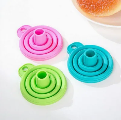 Wholesale Household Liquid Dispensing Portable Funnels Diy Food-Grade Folding Silicone Mini Foldable Funnel Kitchen Gadgets