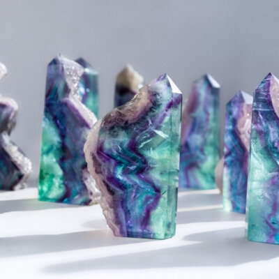 High Quality Natural Crystal Tower Carved Quartz Home Decoration Light Stone Fluorite Wand Mascot Gift Theme Traditional Craft