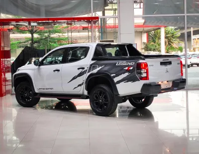 Retractable Waterproof Aluminum Alloy Truck Bed Cover for Toyota for GR for Ridgeline Navara NP300 -Universal Fit
